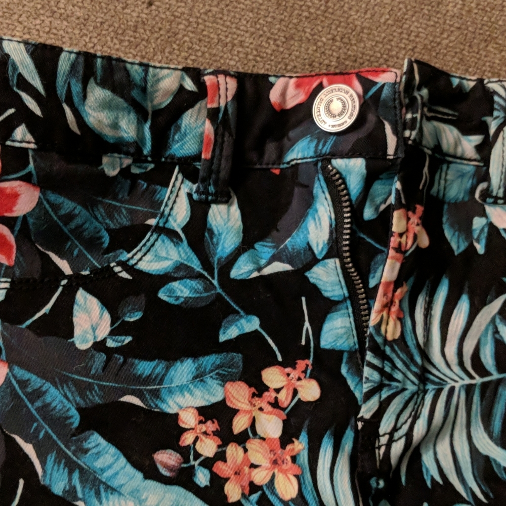 Floral shorts - Picture 2 of 2